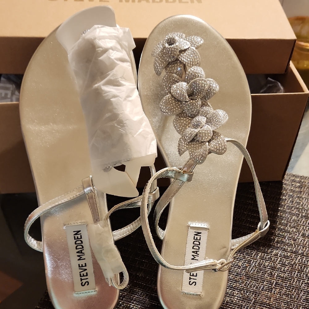 Steve Madden Metallic Floral Sandals